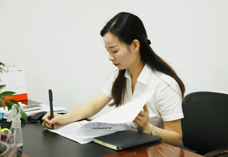 明酒女子多奇志 巾幗何須讓須眉——記明酒銷(xiāo)售公司鄭秋鳳